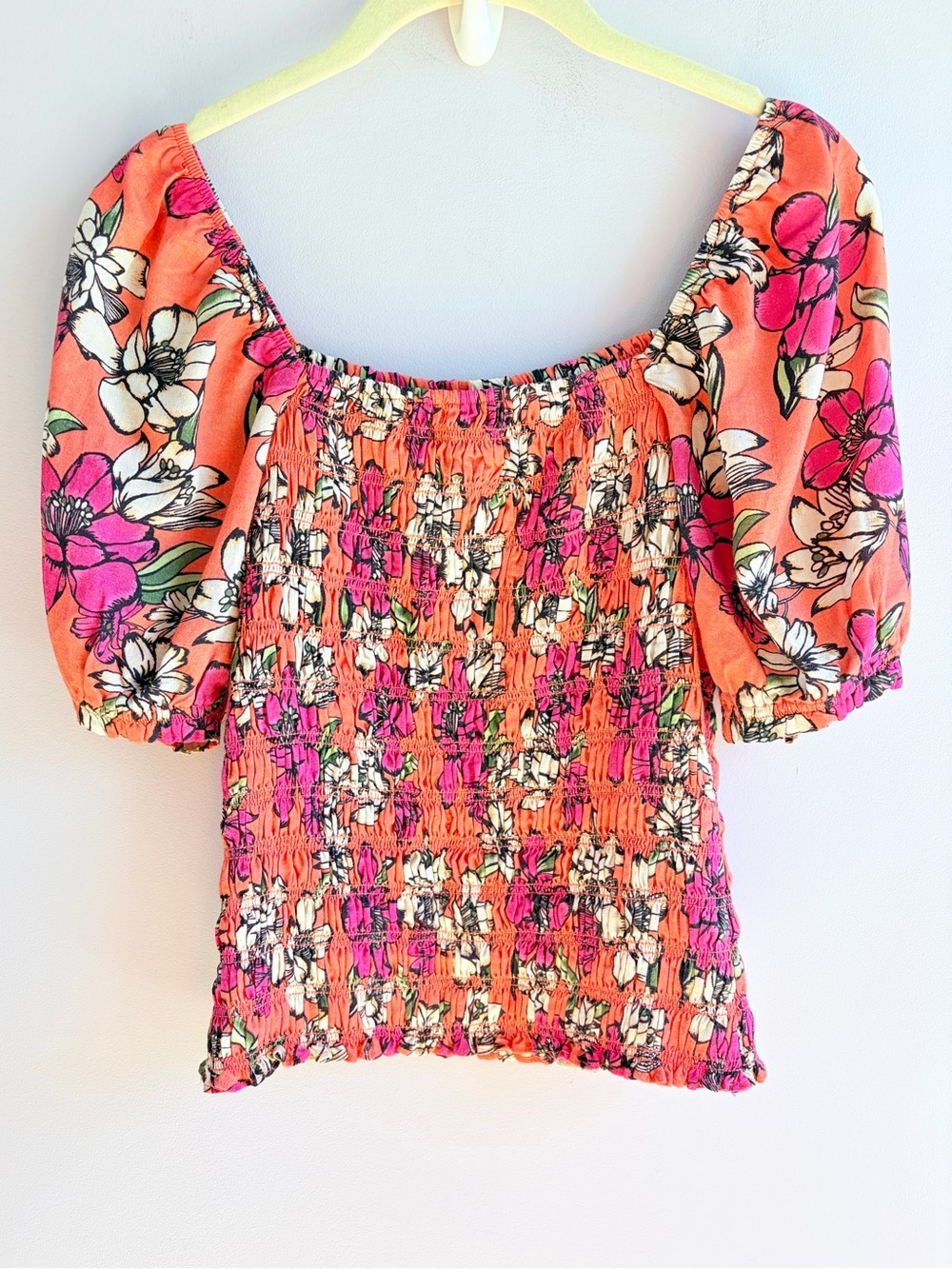 Mason & Belle Cropped Top Smocked Puff Sleeve Peach Pink Floral Boho Cute EUC XS